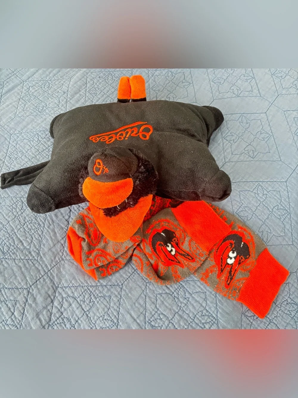 BALTIMORE ORIOLES BASEBALL PILLOW & SOCKS